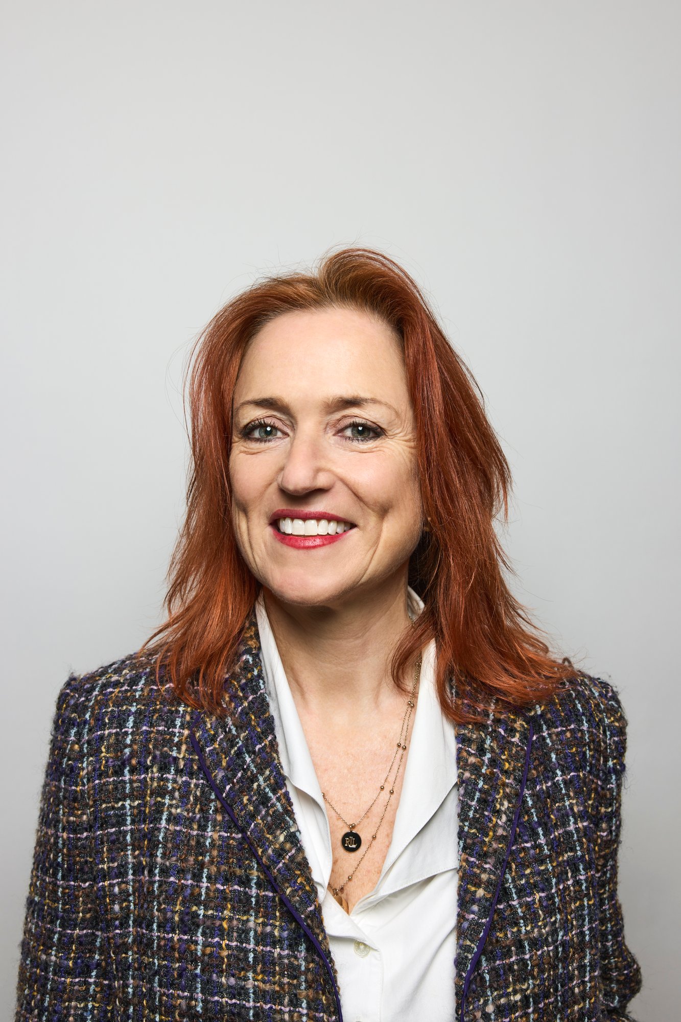 rachel-gilley-headshot